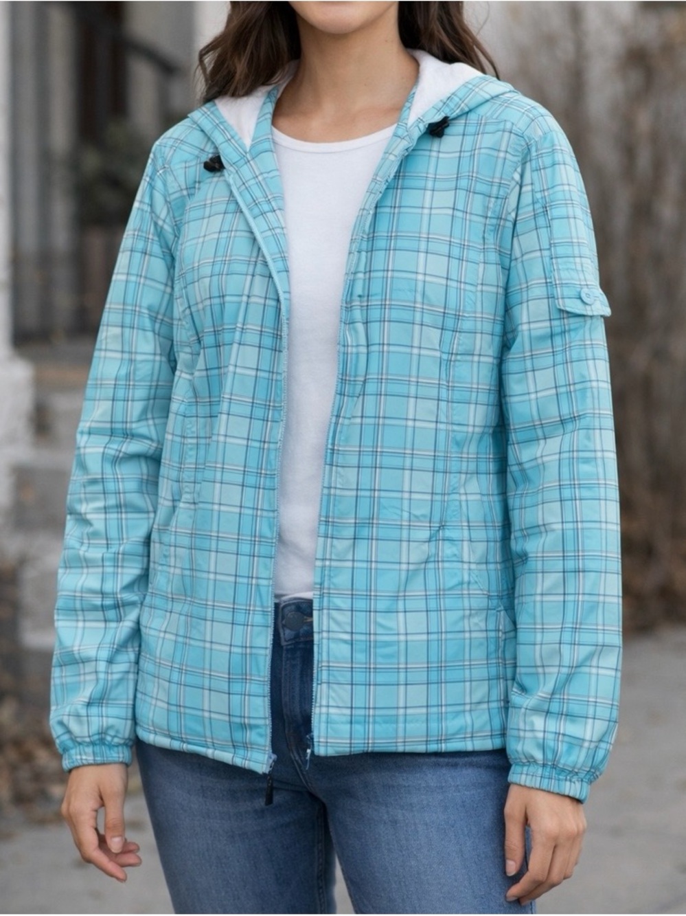 Eddie Bauer lightweight hooded windbreaker